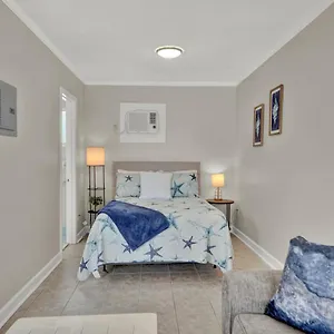  Apartment Sf Unit 2 - Swim, Surf, Relax:) Renovated Studio Steps 2 Beach United States
